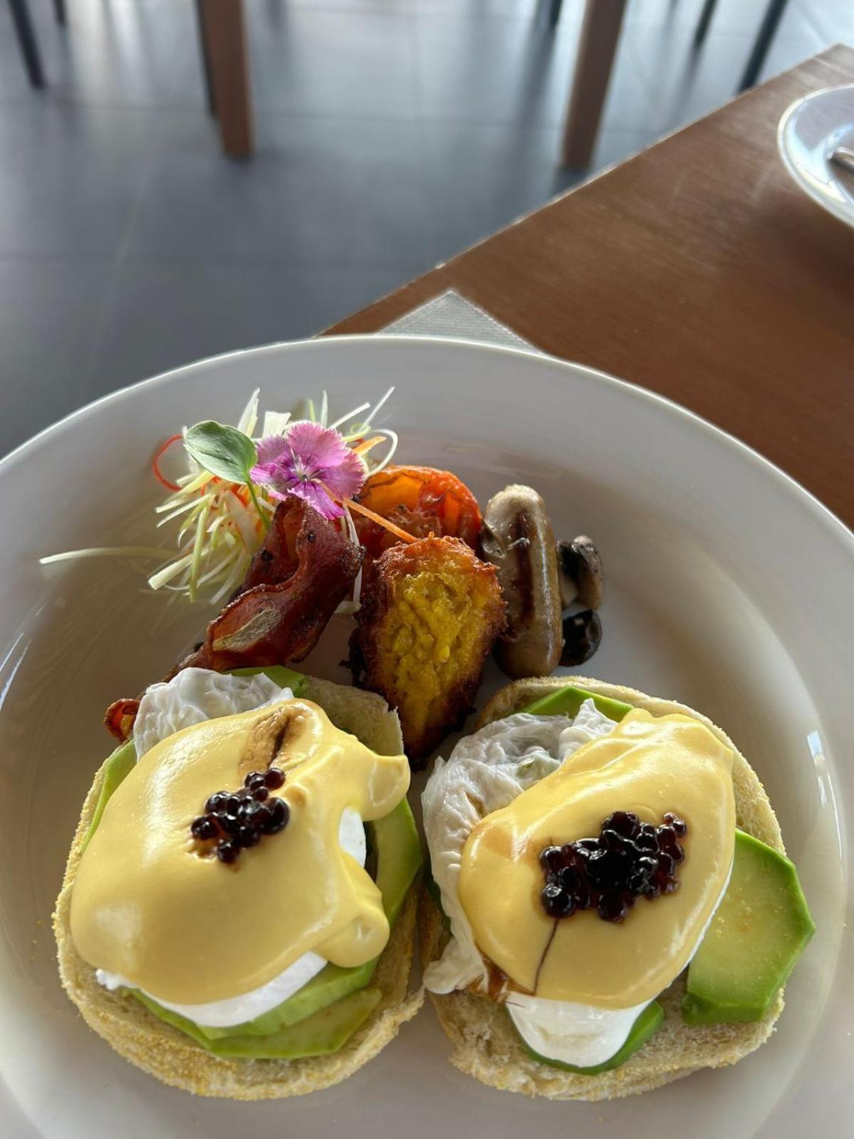 Tapa Agung View Hotell Menanga Eksteriør bilde